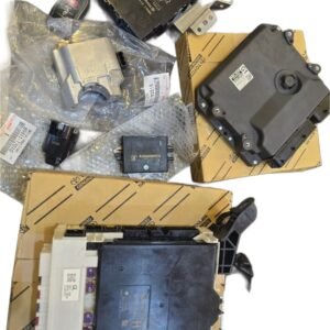 TOYOTA Control unit consisting of an engine computer, smart key, remote control with start button and immobilizer for a 2021 Toyota Land Cruiser