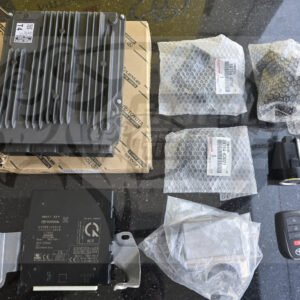 TOYOTA Control unit consisting of an engine computer, smart key, remote control with start button and immobilizer for a 2023 Toyota Land Cruiser