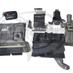 TOYOTA Control unit consisting of an engine computer, smart key, remote control with start button and immobilizer for a 2019  Toyota Land Cruiser. EINGEN  1GR
